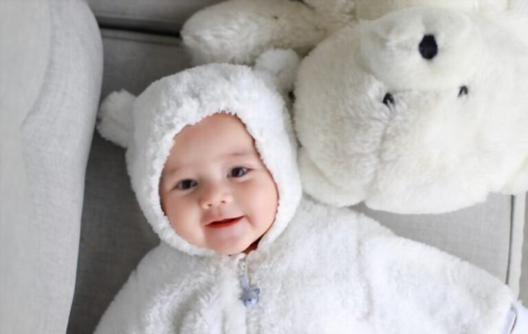 How to Dress Baby To the Winter Months?